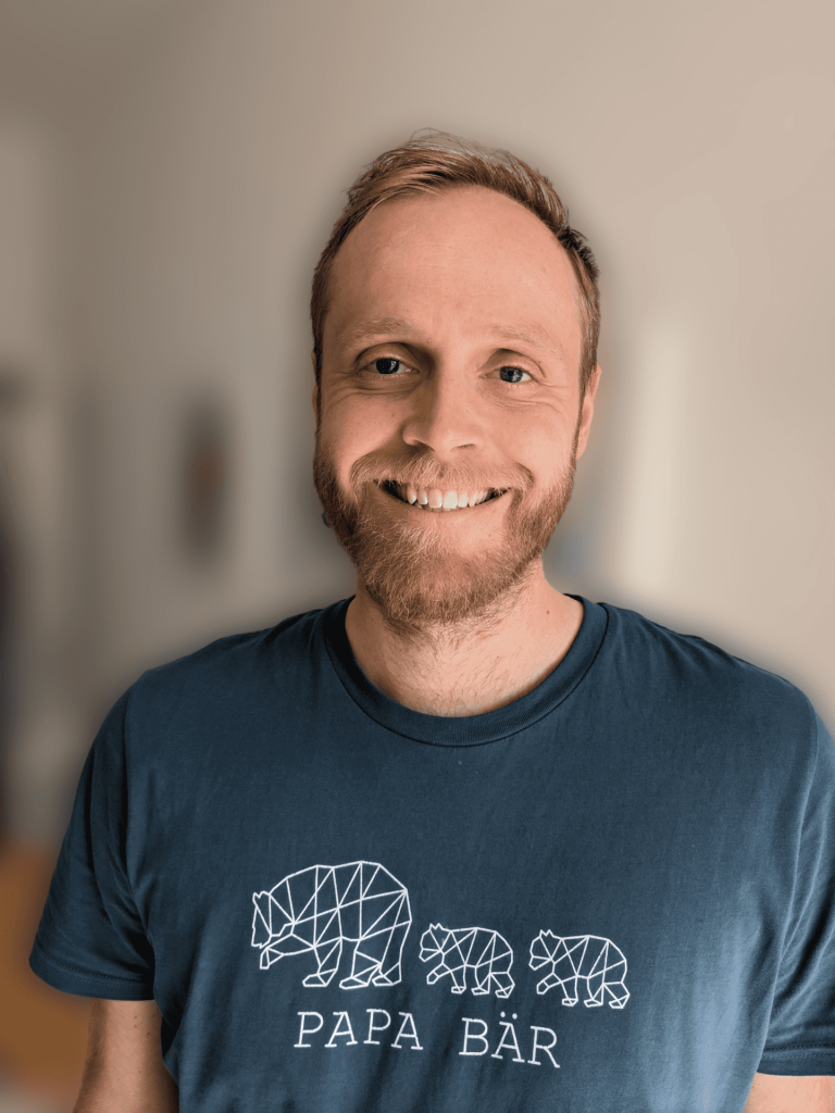 Die 7 häufigsten Gründe, warum du deine Schmerzen nicht loswirst 2 Tim mit Papa Baer T Shirt